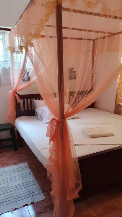 Guesthouse Kind And Love 히카두와 외부 사진