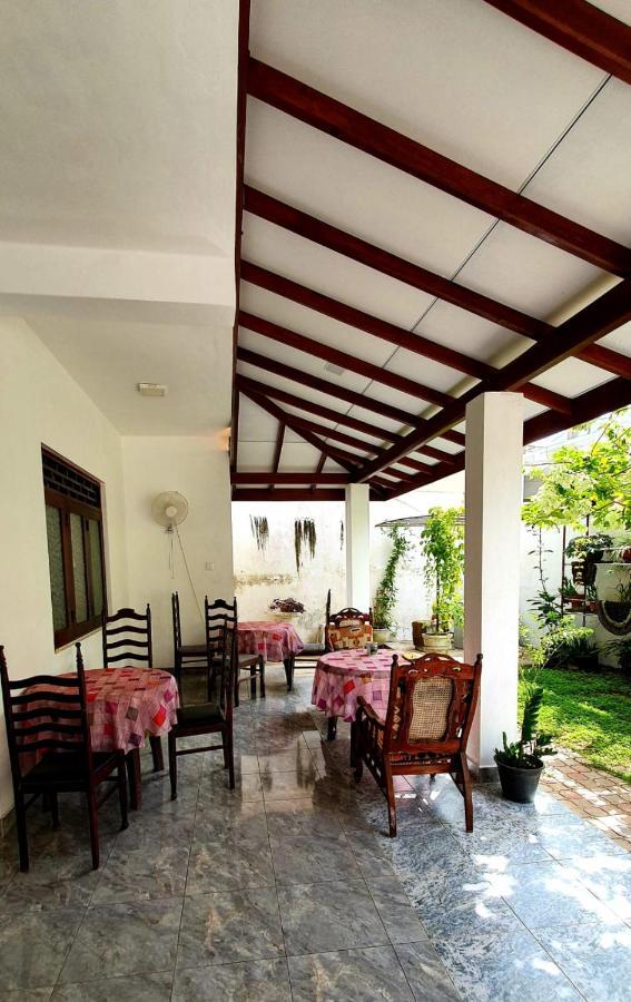 Guesthouse Kind And Love 히카두와 외부 사진